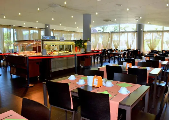 Seaside With Poolside Retreat * بيبيوني