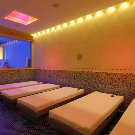 Seaside With Poolside Retreat Appartamento *