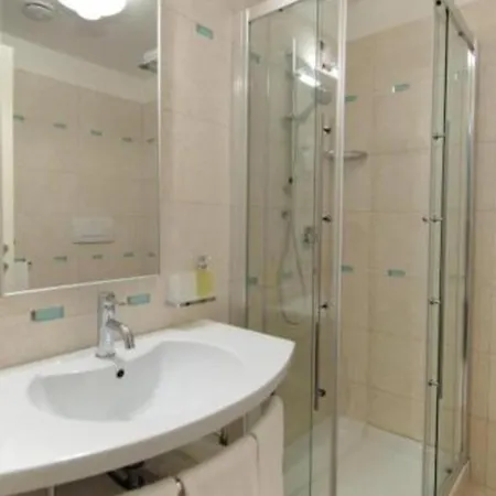 Seaside With Poolside Retreat 公寓 比比翁