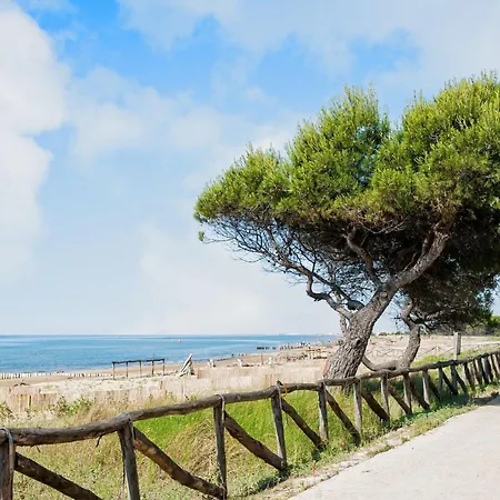 Seaside With Poolside Retreat Appartamento Bibione