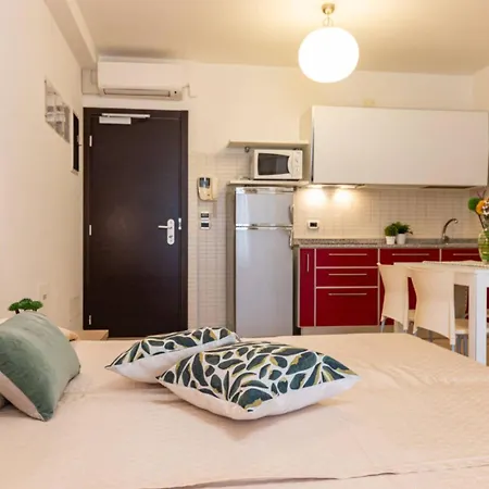 Seaside With Poolside Retreat Apartment Bibione