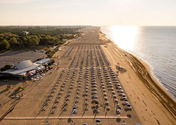 Seaside With Poolside Retreat Daire *