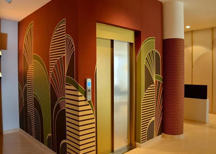 Seaside With Poolside Retreat Appartamento *