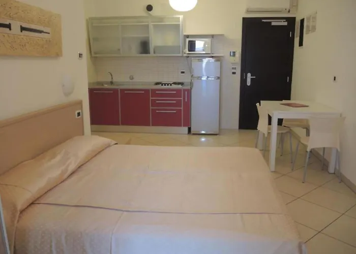 Seaside With Poolside Retreat Appartamento